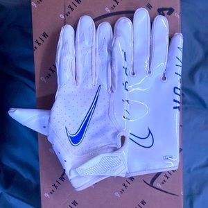 M Nike VaporJet Men’s Football Gloves